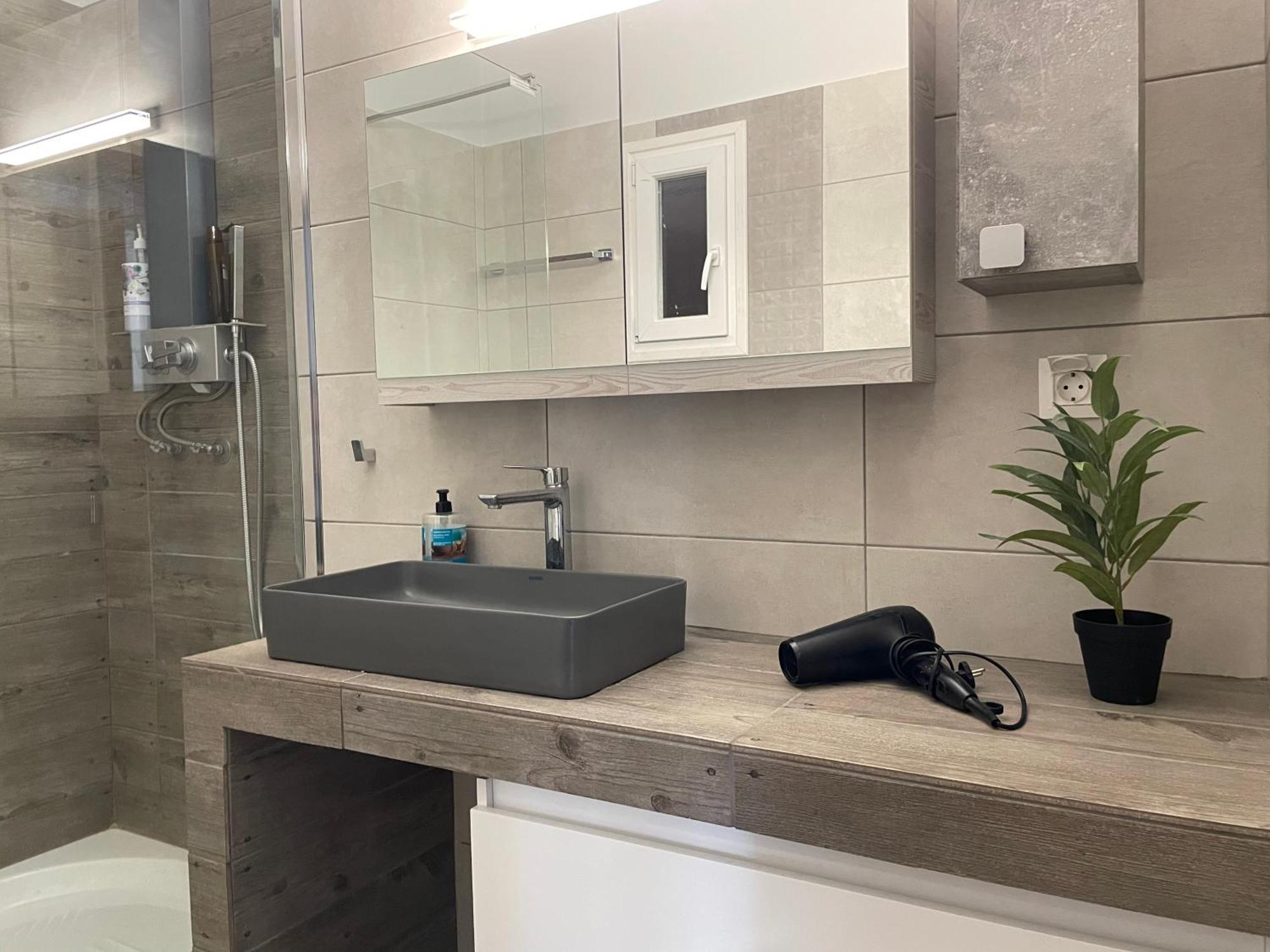 Luxurious 4Th Floor Apartment With Elevator アレクサンドルポリス エクステリア 写真